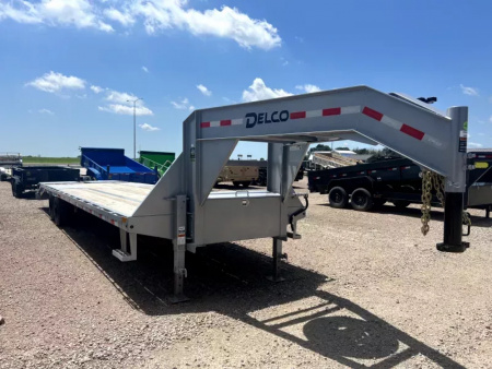 New 2026 Delco Trailers 32' Deckover w/Mega Ramps  Gooseneck  Flatbed Trailer