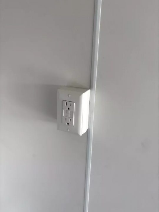 Used 2024 ALCOM PREMIUM 34FT ALCOM ALL ALUMINUM PREMIUM ENCLOSED CAR HAULER Cargo / Enclosed Trailer