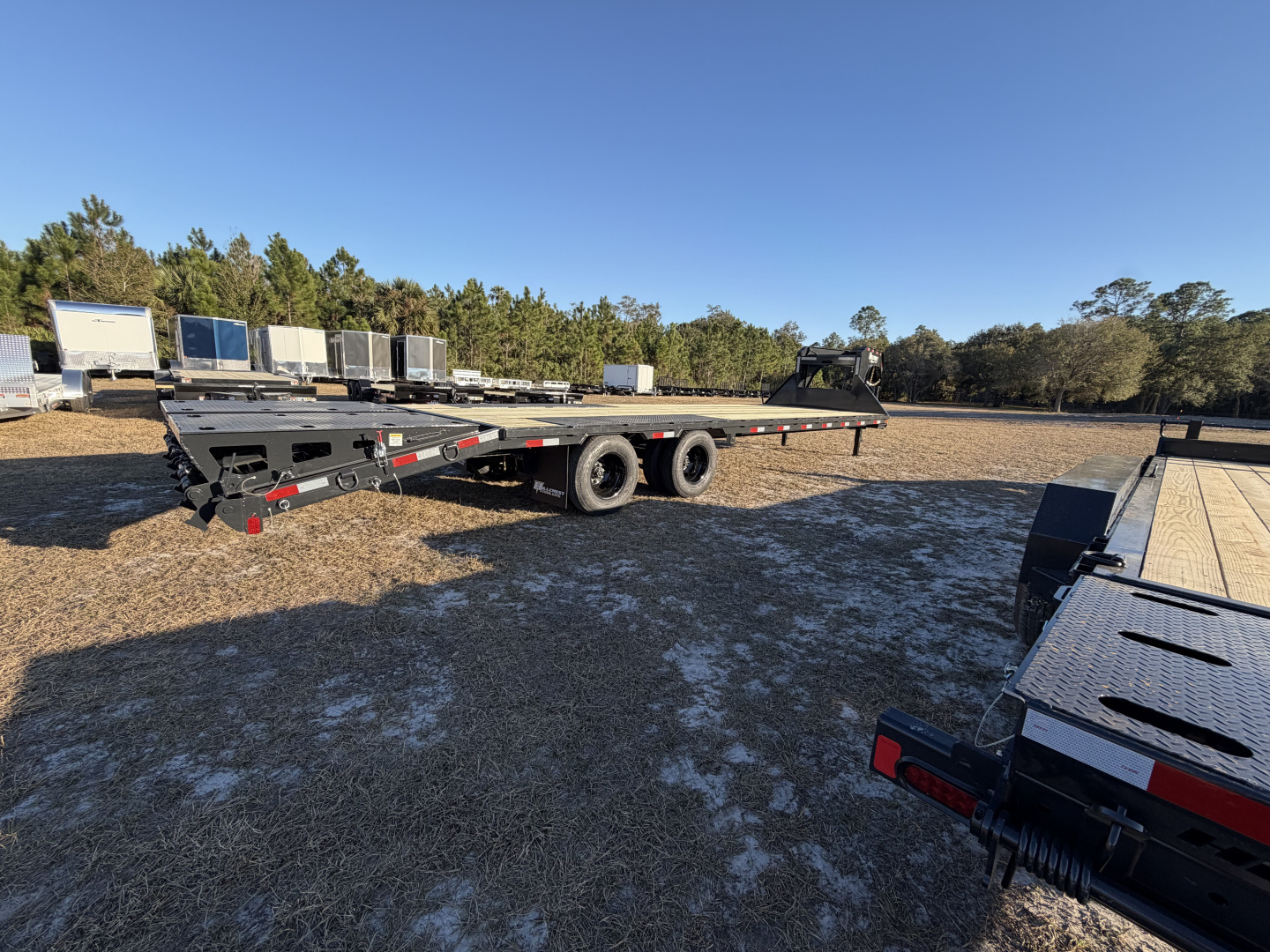 New 2026 Hillcrest Trailers 22.9K 25+5 (30') Gooseneck Deckover Trailer