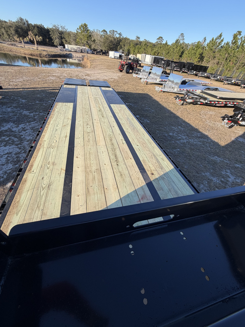 New 2026 Hillcrest Trailers 22.9K 25+5 (30') Gooseneck Deckover Trailer