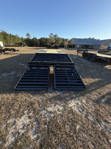 New 2026 Hillcrest Trailers 22.9K 25+5 (30') Gooseneck Deckover Trailer
