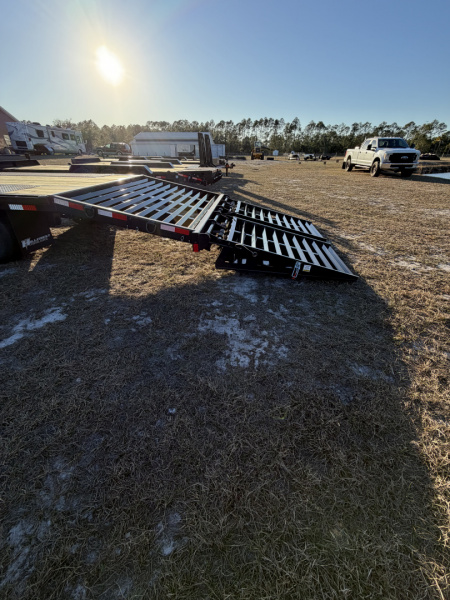 New 2026 Hillcrest Trailers 22.9K 25+5 (30') Gooseneck Deckover Trailer