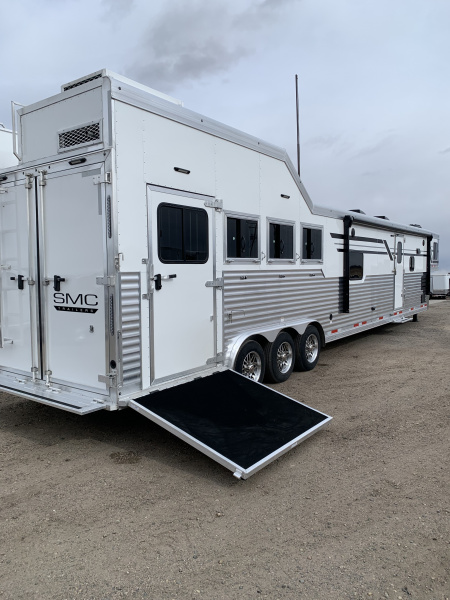 New 2026 SMC L8420BBFKT 20' Short Wall, Slide out with Side Load