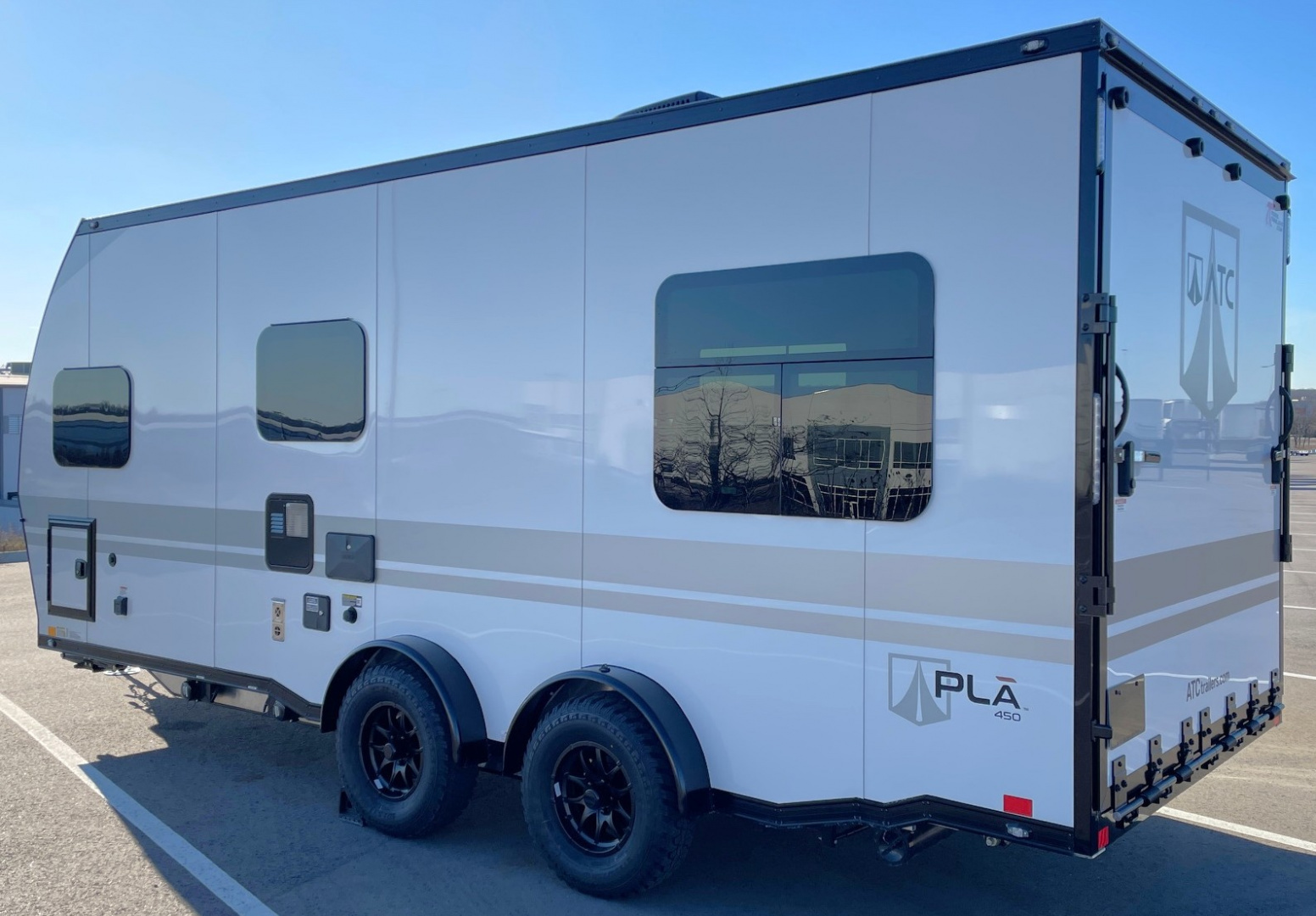 New ATC PLA 450 (2011) FRONT BUNK Toy Hauler: 1/2 Ton Towable