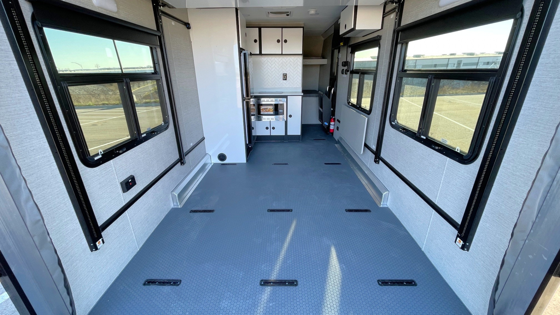New ATC PLA 450 (2011) FRONT BUNK Toy Hauler: 1/2 Ton Towable