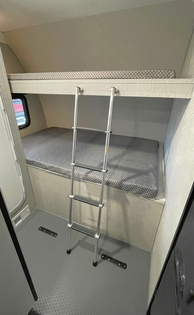 New ATC PLA 450 (2011) FRONT BUNK Toy Hauler: 1/2 Ton Towable