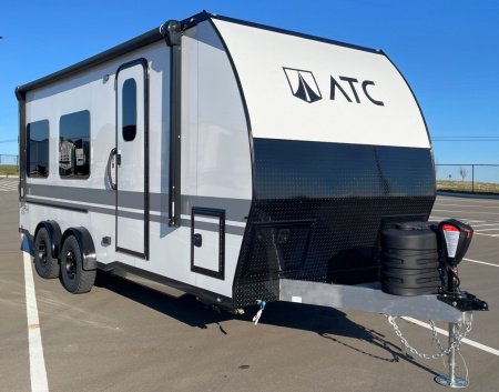 New ATC PLA 450 (2011) FRONT BUNK Toy Hauler: 1/2 Ton Towable