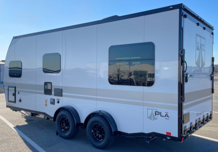 New ATC PLA 450 (2011) FRONT BUNK Toy Hauler: 1/2 Ton Towable