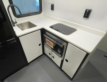 New ATC PLA 450 (2011) FRONT BUNK Toy Hauler: 1/2 Ton Towable