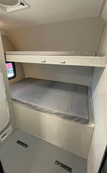 New ATC PLA 450 (2011) FRONT BUNK Toy Hauler: 1/2 Ton Towable