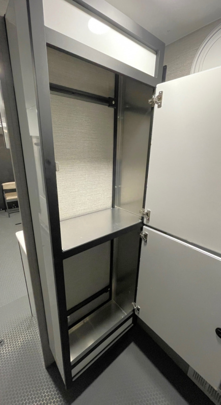 New ATC PLA 450 (2011) FRONT BUNK Toy Hauler: 1/2 Ton Towable