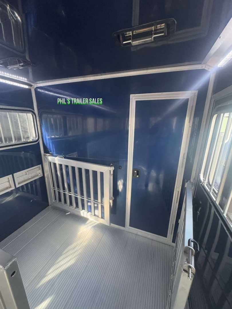 New Frontier Trailers 6 PEN LOW PRO LIVESTOCK TRAILER Stock / Stock Combo Trailer LAST 1 AT THIS PRICE! GET IT BEFORE IT'S GONE!