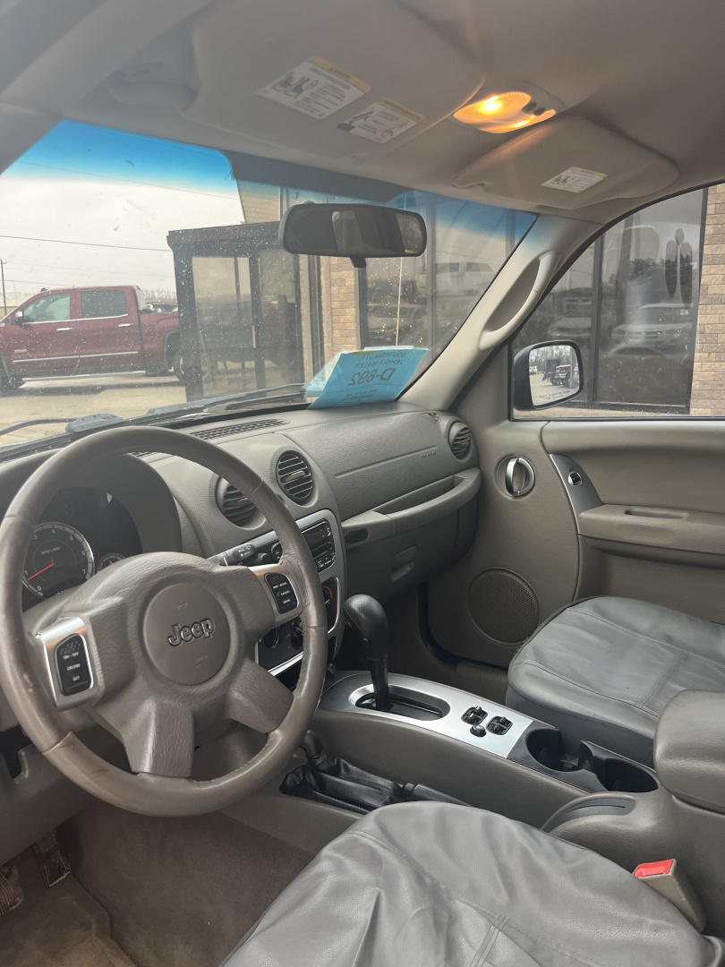 Used 2005 Jeep Liberty SUV sport