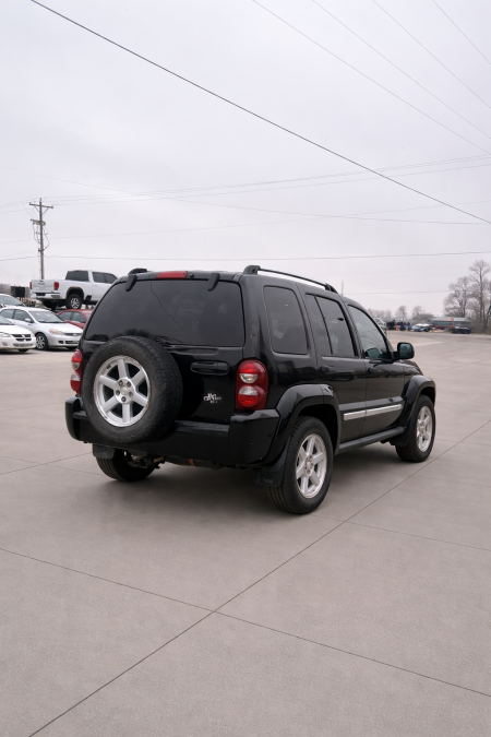 Used 2005 Jeep Liberty SUV sport