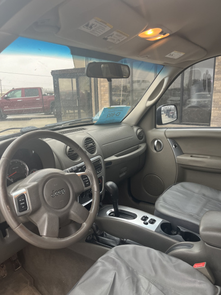 Used 2005 Jeep Liberty SUV sport