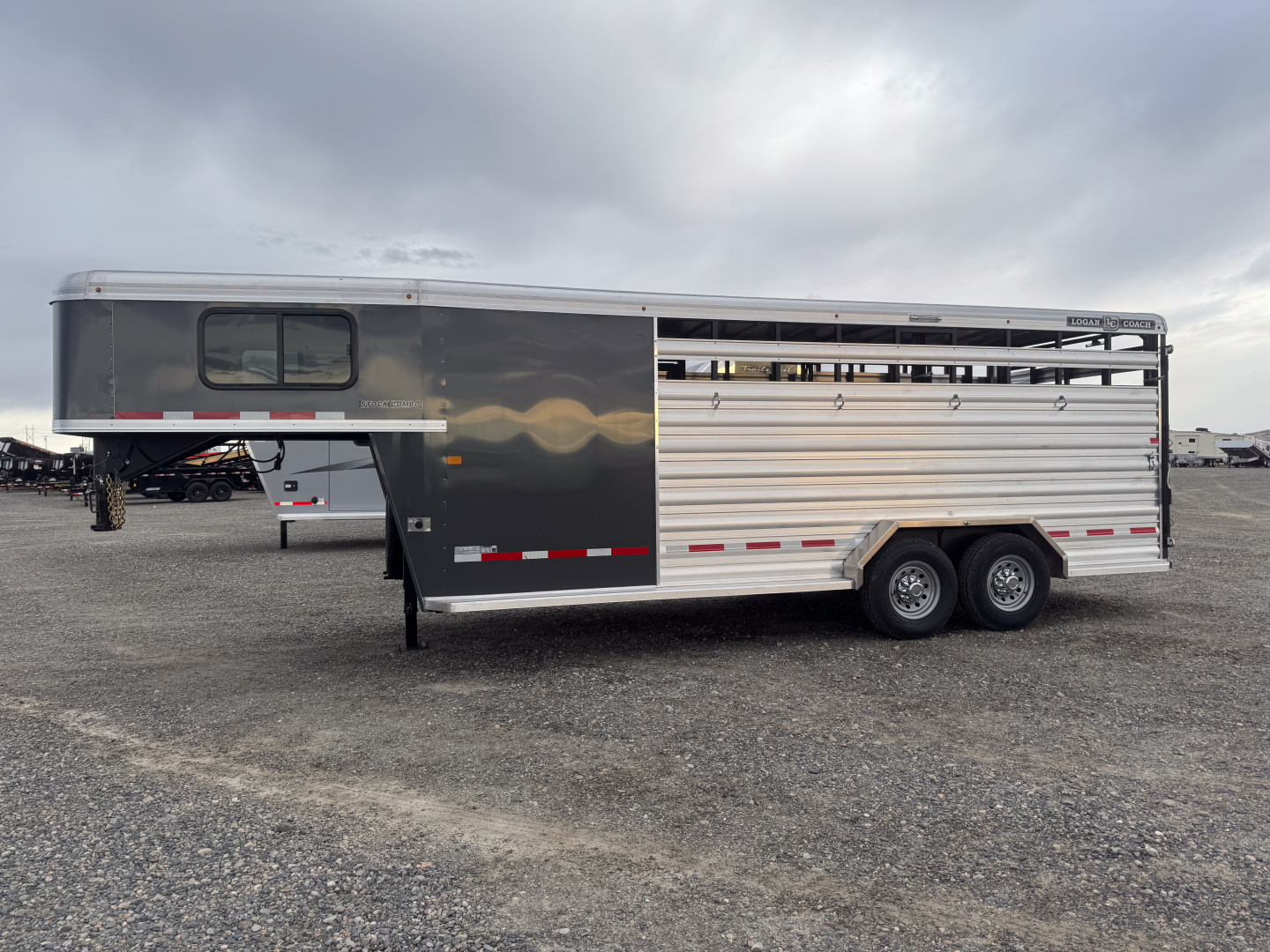 New 2026 Logan Coach 20' GN Stockman Combo