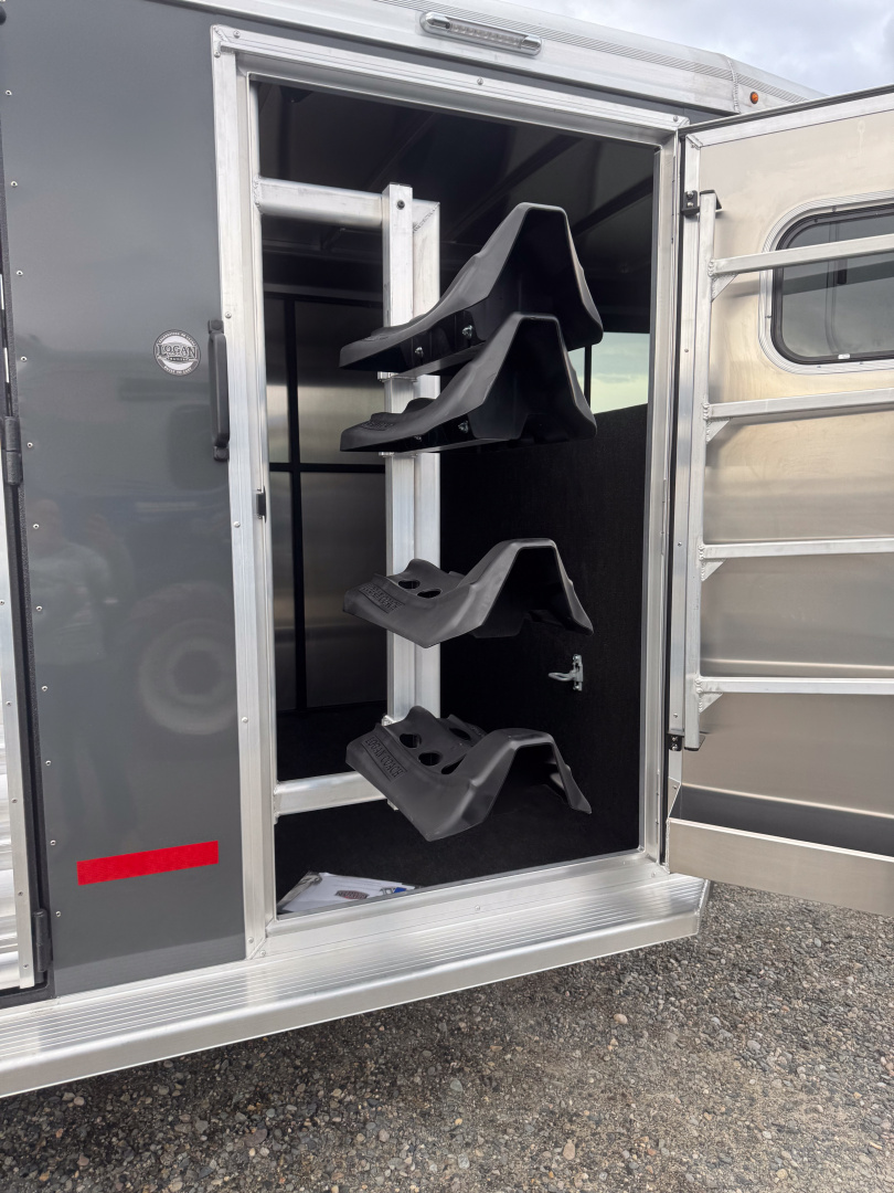 New 2026 Logan Coach 20' GN Stockman Combo