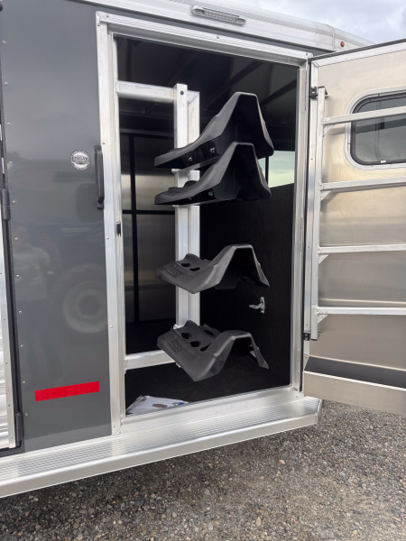 New 2026 Logan Coach 20' GN Stockman Combo