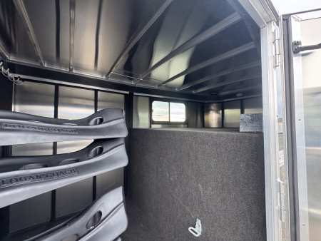 New 2026 Logan Coach 20' GN Stockman Combo