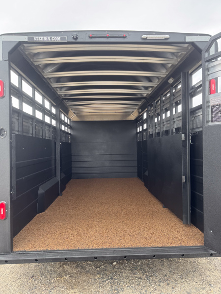 New 2026 Logan Coach 20' GN Stockman Combo