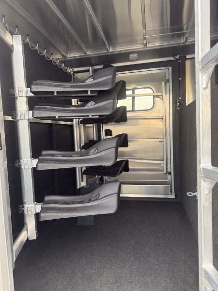 New 2026 Logan Coach 24' GN Stockman Combo