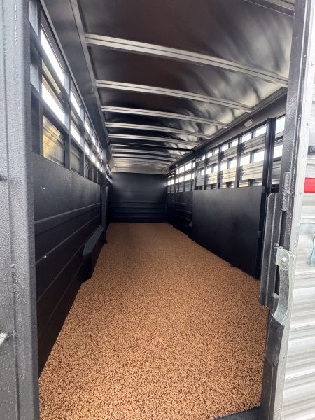 New 2026 Logan Coach 24' GN Stockman Combo