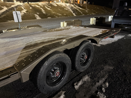 New 2026 Diamond C HXD210 Tilt Trailer 102”X24’ DRIVE OVER FENDERS TILT TRAILER HYDRO JACK 23K G.V.W.R.