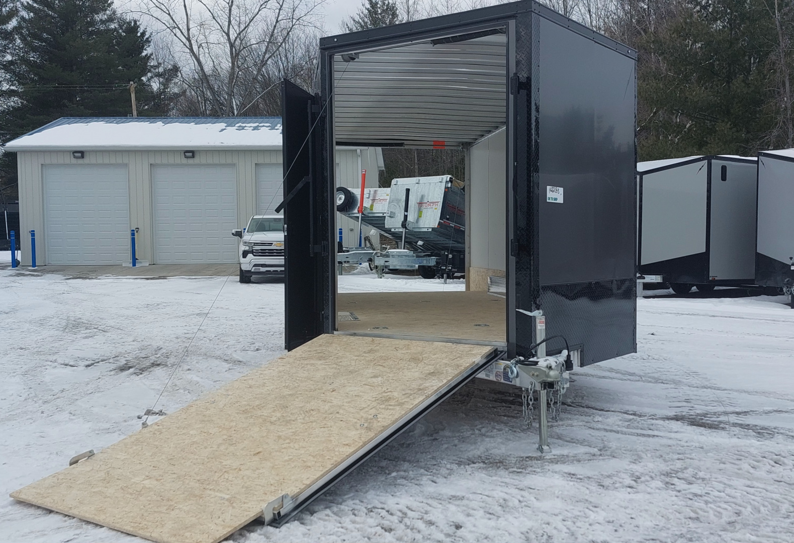 New 8 X 20 + 4' V-NOSE ENCLOSED SNOWMOBILE/CAR HAULER 5200# AXLES ALL ALUMINUM POLYCOMPOSITE EXTERIOR LIGHTNING