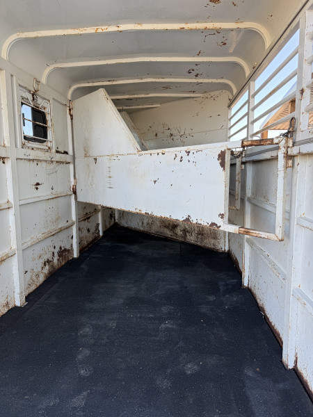 Used 1995 Easley 3 HORSE BP Horse Trailer