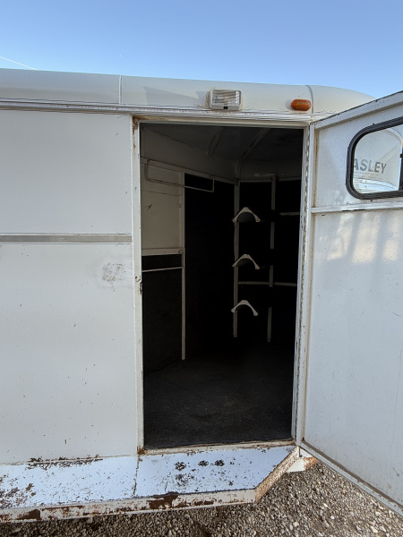 Used 1995 Easley 3 HORSE BP Horse Trailer