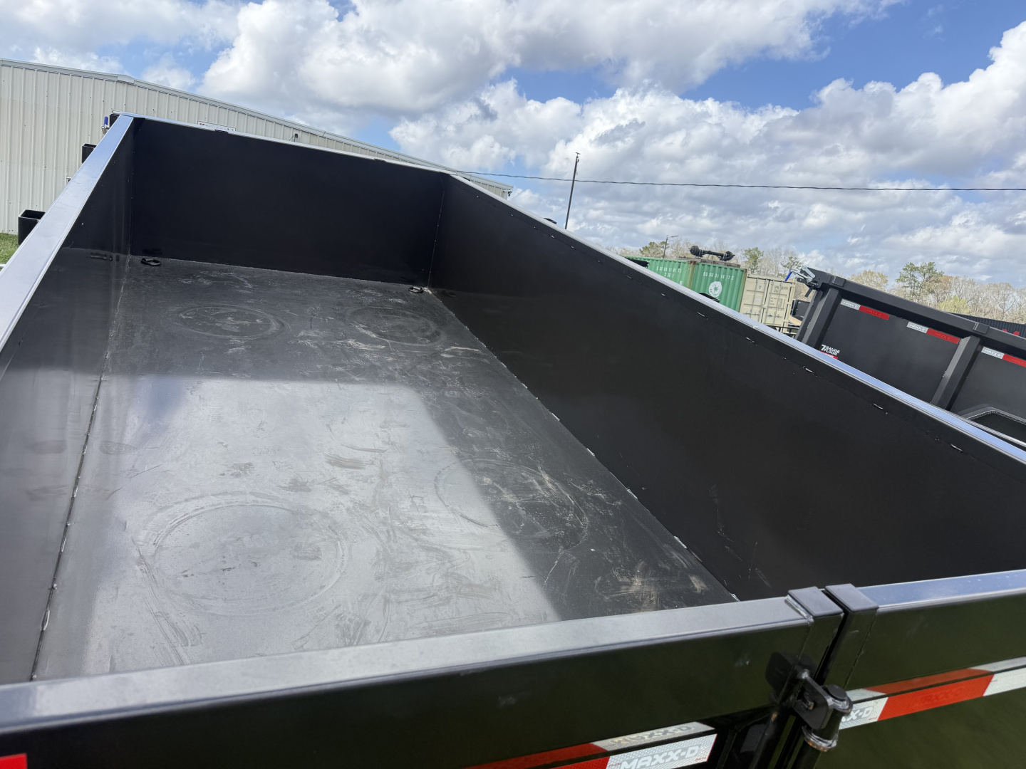 New 2026 MAXX-D DJX8316 Dump Trailer
