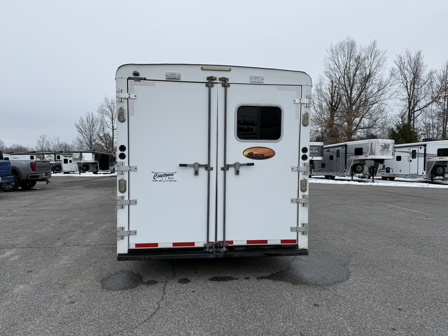 Used 2011 Hoosier 8311-8' SLIDE Horse Trailer