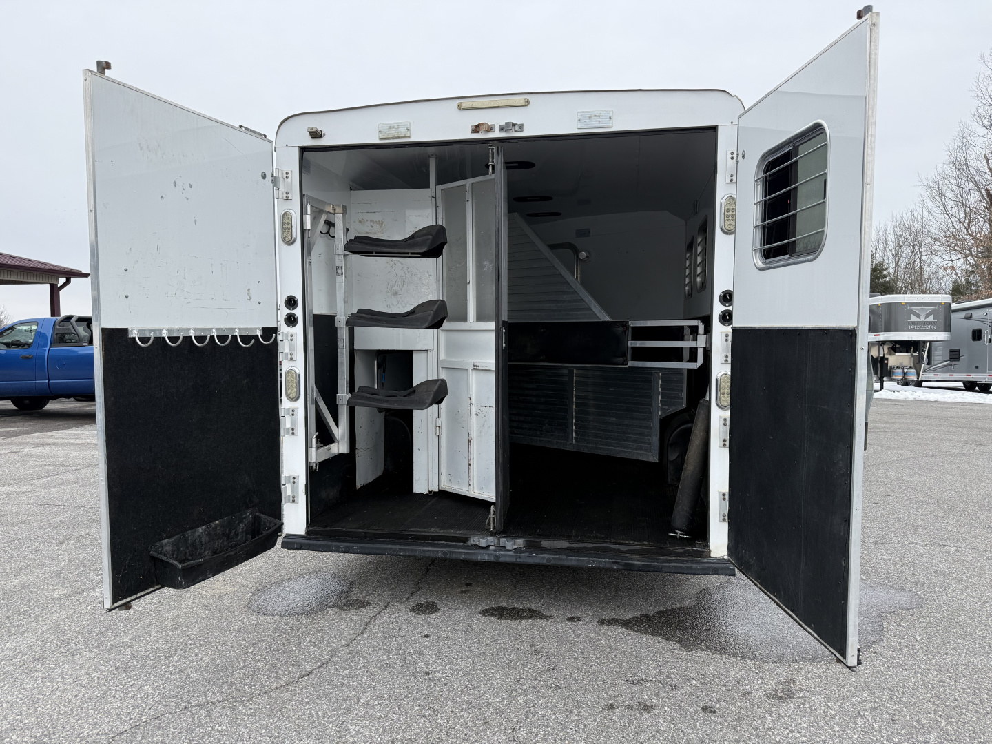 Used 2011 Hoosier 8311-8' SLIDE Horse Trailer