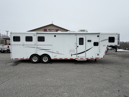 Used 2011 Hoosier 8311-8' SLIDE Horse Trailer