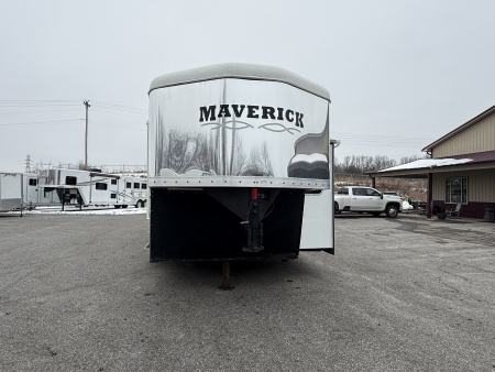 Used 2011 Hoosier 8311-8' SLIDE Horse Trailer