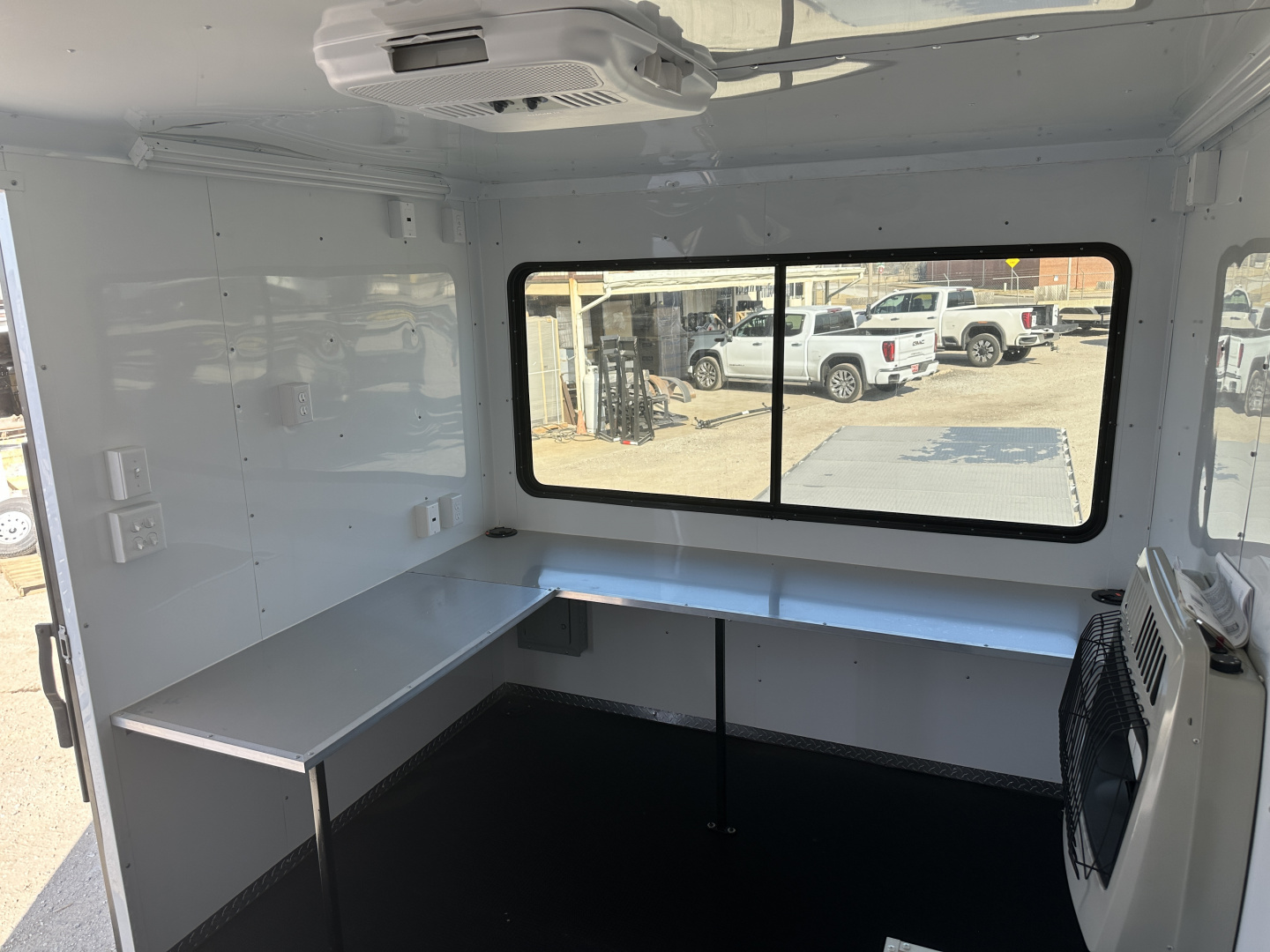 New 2025 Road Boss 40' Gooseneck Flatbed / Crew House Office Trailer