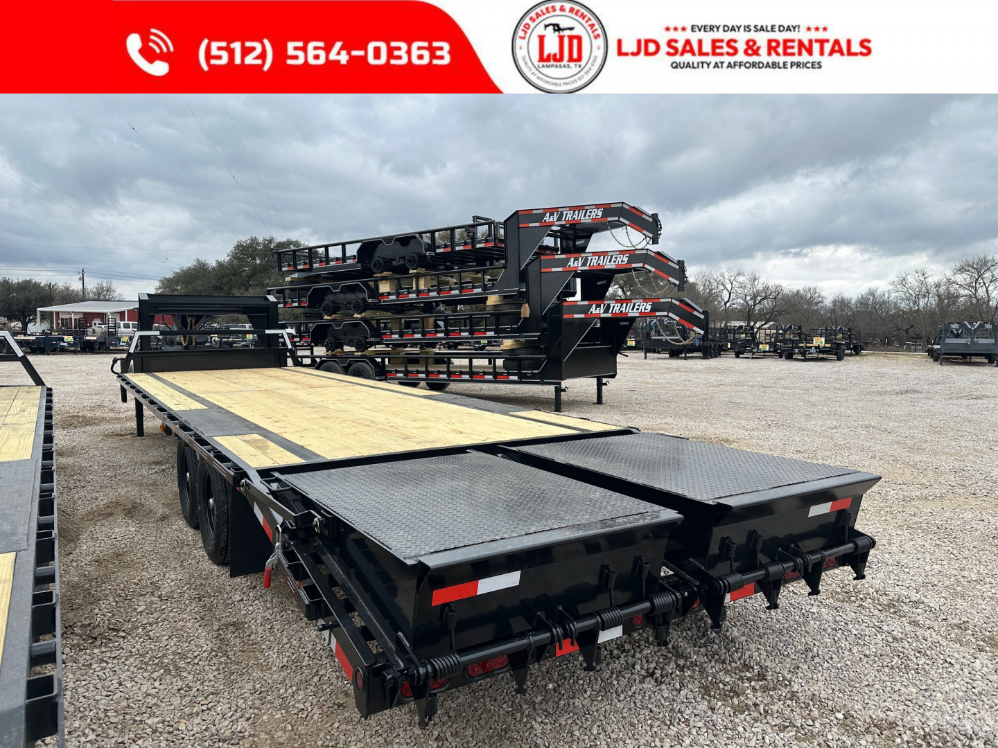 New 2026 Coffee Creek MFG 102" x 30' Gooseneck Flatbed Deckover Trailer