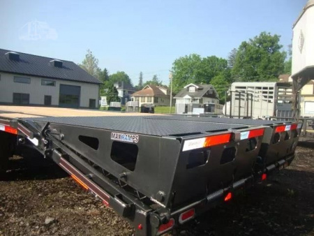 New 2025 DIAMOND C FMAX207 Flatbed Trailer