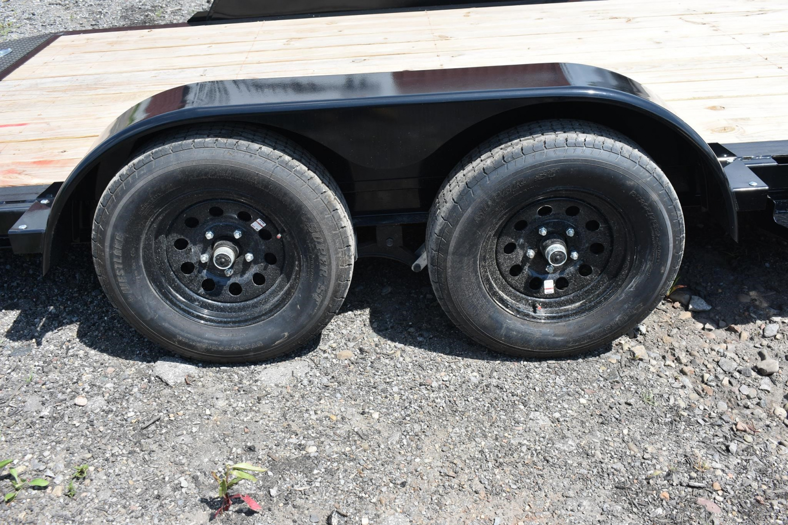 New 2025 DIAMOND C 18 ft x 83 in Flatbed Trailer