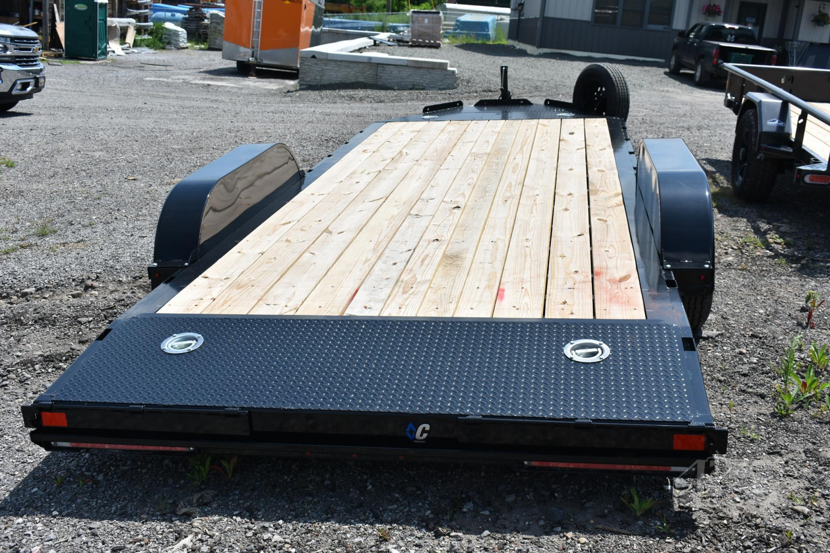 New 2025 DIAMOND C 18 ft x 83 in Flatbed Trailer