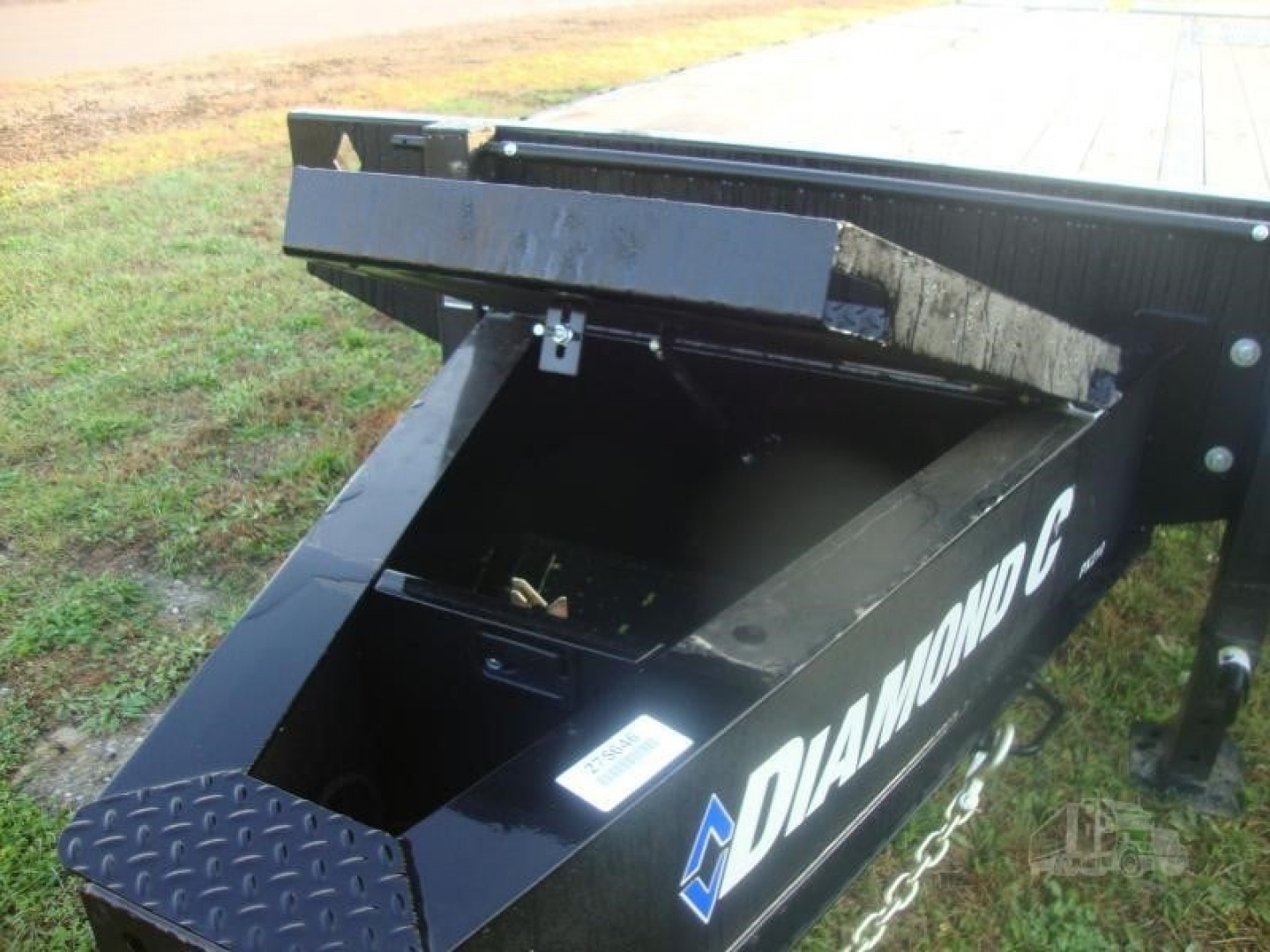 New 2023 DIAMOND C 30 ft Car Hauler