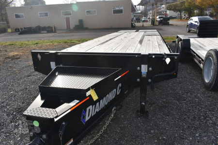 New 2023 DIAMOND C 30 ft Car Hauler