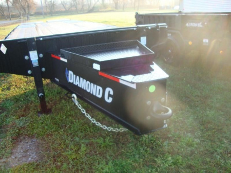 New 2023 DIAMOND C 30 ft Car Hauler