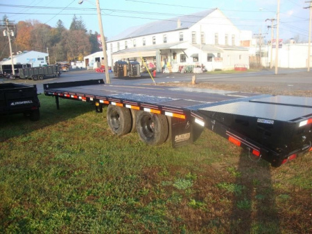New 2023 DIAMOND C 30 ft Car Hauler