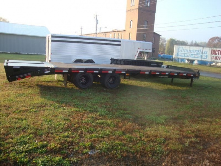 New 2023 DIAMOND C 30 ft Car Hauler