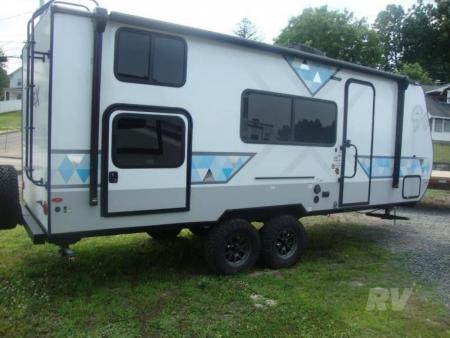 New 2024 FOREST RIVER IBEX 19MBH Travel Trailer