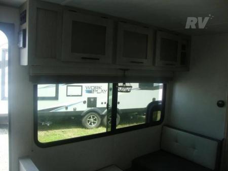 New 2024 FOREST RIVER IBEX 19MBH Travel Trailer