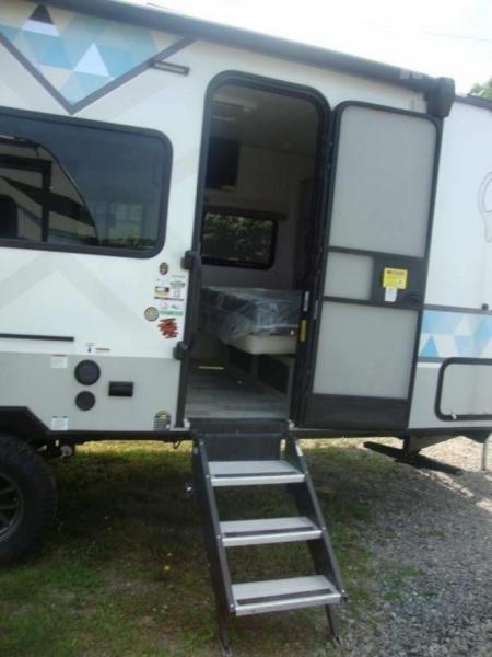 New 2024 FOREST RIVER IBEX 19MBH Travel Trailer