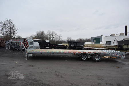 New 2026 TRIUMPH 22 ft Flatbed Trailer