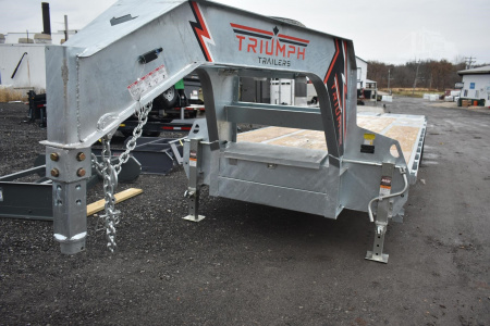 New 2026 TRIUMPH 22 ft Flatbed Trailer